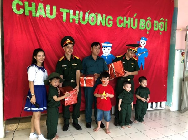 CS3 - ngày hoi chú bộ đội (1).jpg